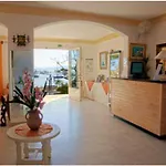 伊苏拉洛萨酒店 2* LʼÎle-Rousse