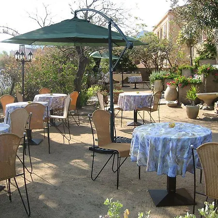 Hotel L'isula Rossa LʼÎle-Rousse