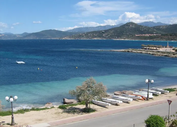 Otel L'isula Rossa LʼÎle-Rousse