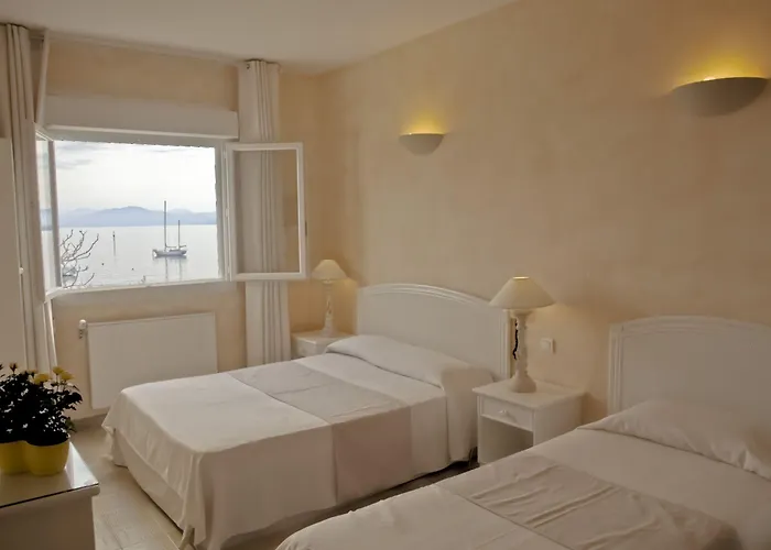 Otel L'isula Rossa LʼÎle-Rousse