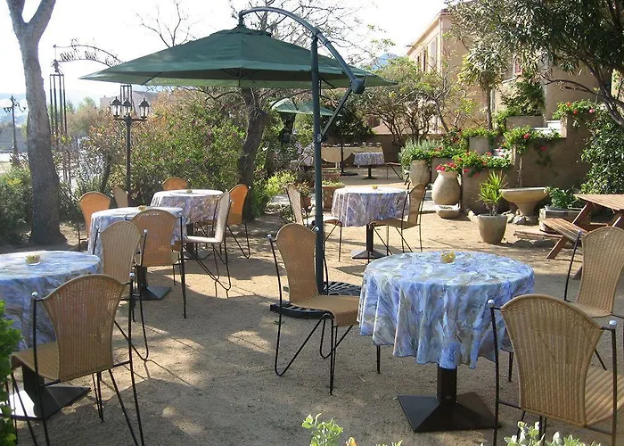 Otel L'isula Rossa LʼÎle-Rousse