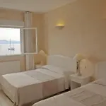 Hotel L'isula Rossa LʼÎle-Rousse