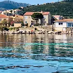 Hotel L'isula Rossa LʼÎle-Rousse
