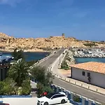 L'isula Rossa Hotel LʼÎle-Rousse
