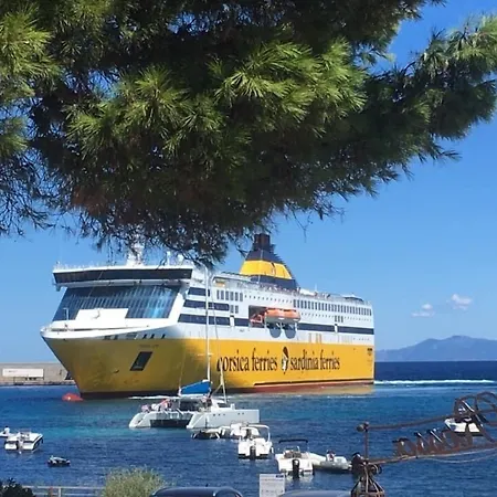 L'isula Rossa Hotel LʼÎle-Rousse
