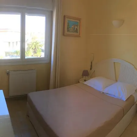 Отель L'isula Rossa Л'Иль-Рус