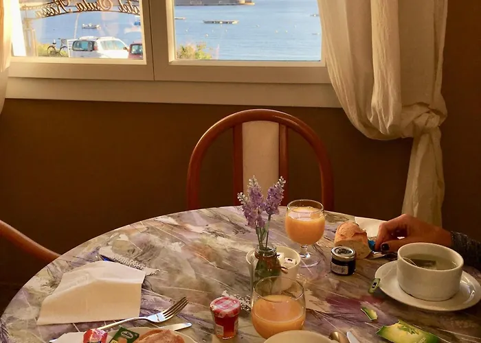 L'isula Rossa LʼÎle-Rousse